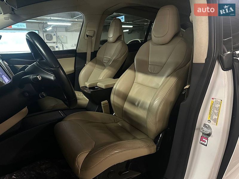 Позашляховик / Кросовер Tesla Model X 2017 в Києві фото 13 Позашляховик / Кросовер Tesla Model X 2017 в Києві