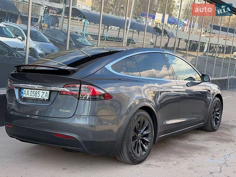 Позашляховик / Кросовер Tesla Model X 2017 в Києві