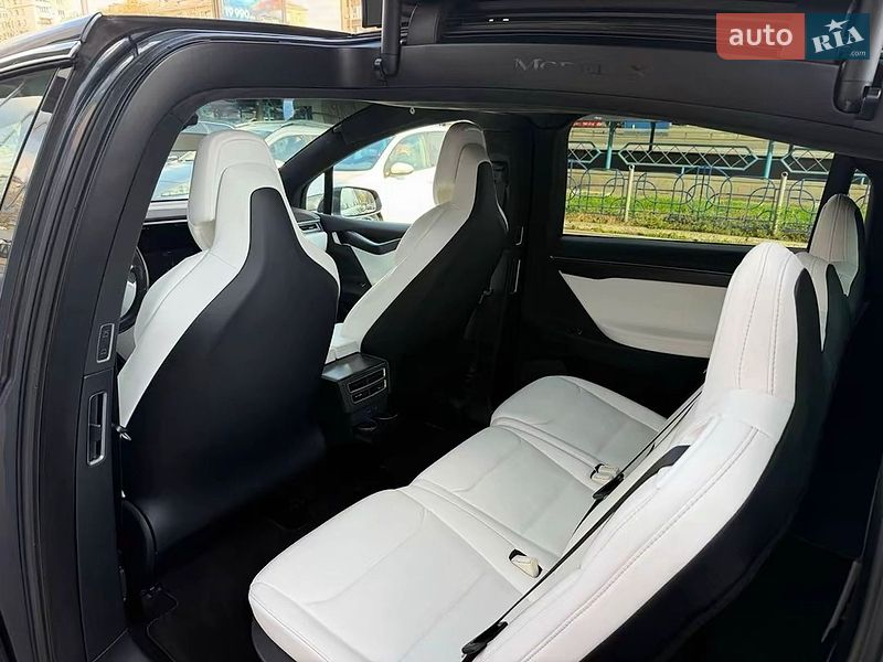 Позашляховик / Кросовер Tesla Model X 2017 в Києві