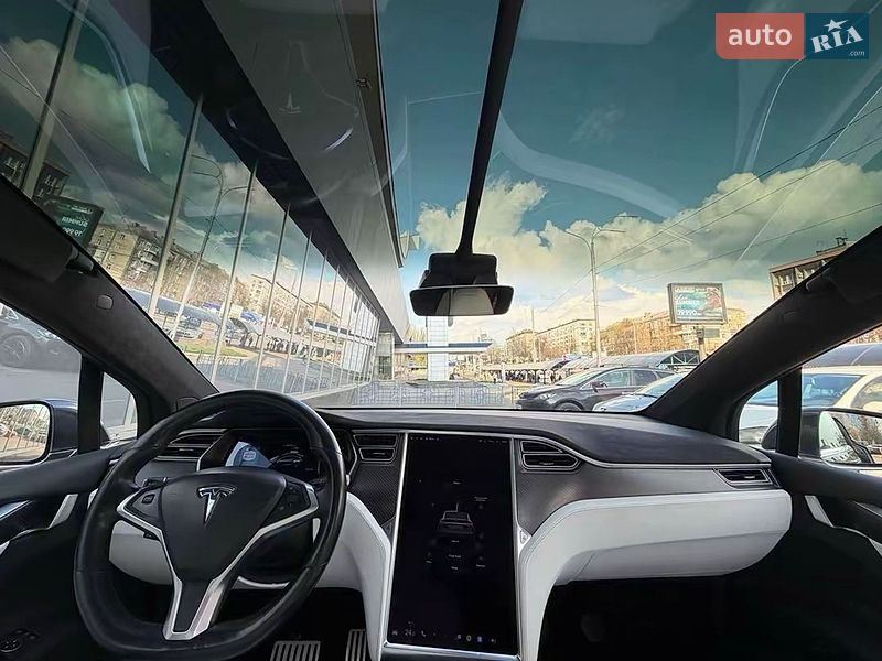 Позашляховик / Кросовер Tesla Model X 2017 в Києві