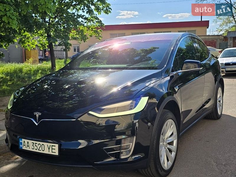Внедорожник / Кроссовер Tesla Model X 2016 в Киеве