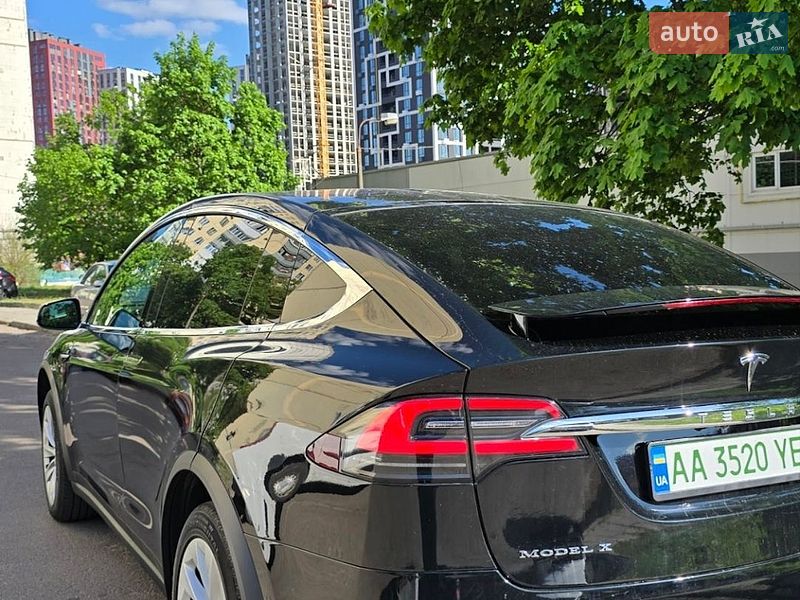 Внедорожник / Кроссовер Tesla Model X 2016 в Киеве