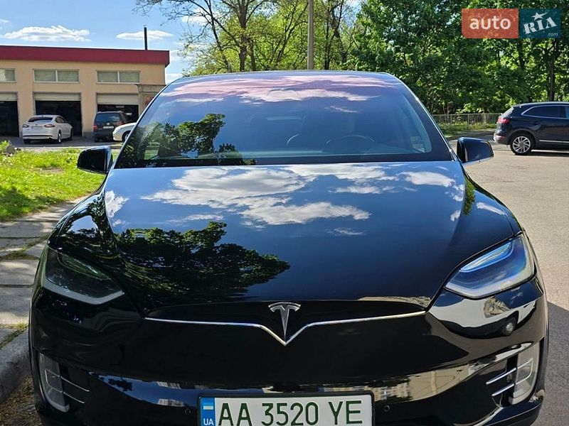 Внедорожник / Кроссовер Tesla Model X 2016 в Киеве