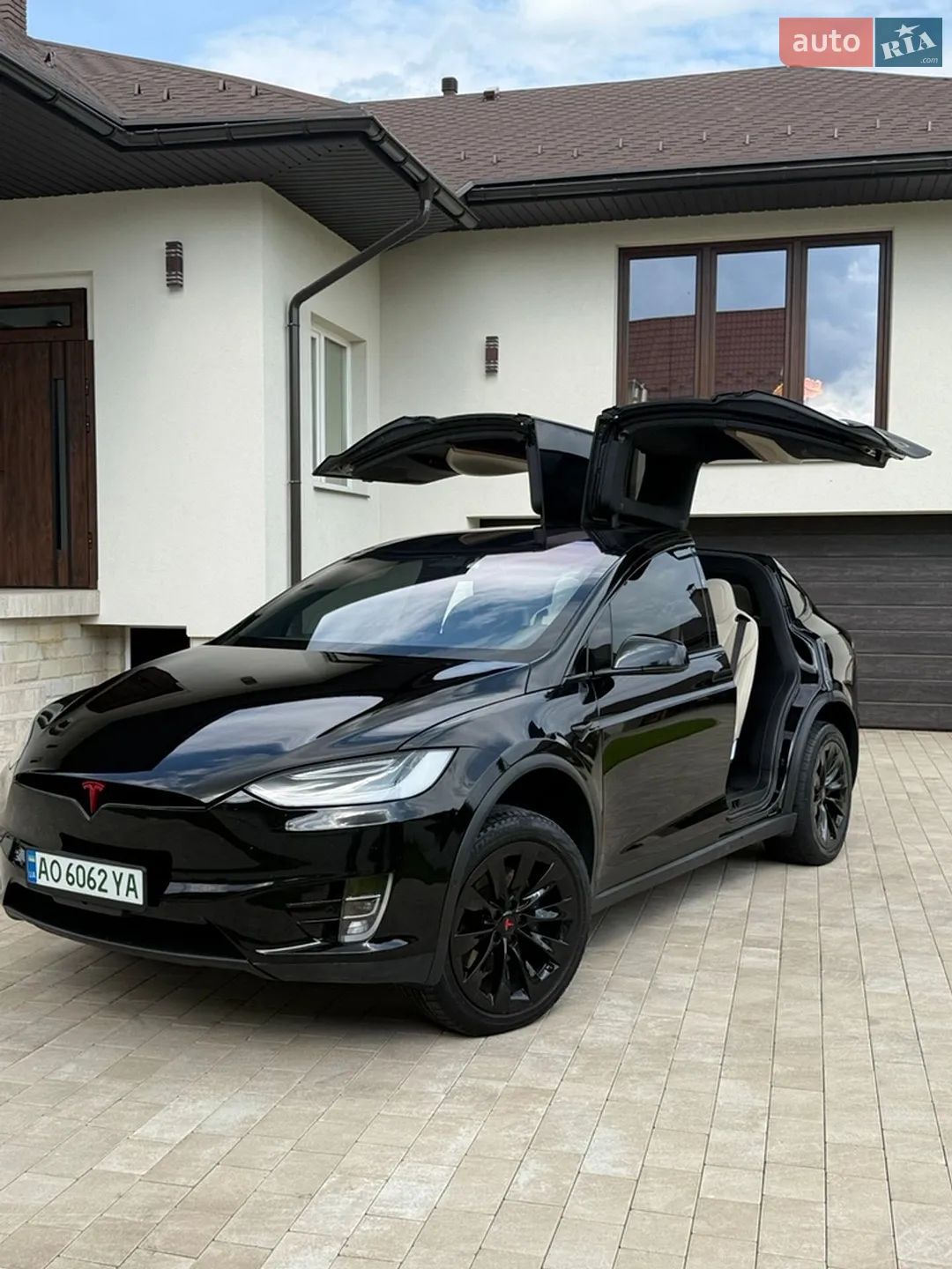 2020 Tesla Model X - фото 1