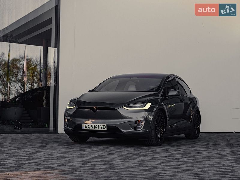 Внедорожник / Кроссовер Tesla Model X 2018 в Киеве