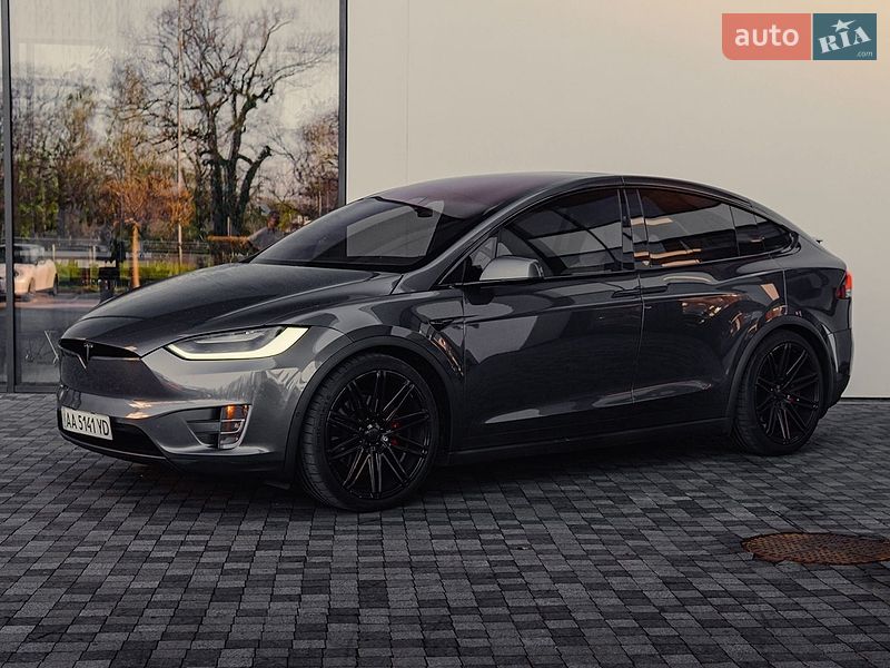 Позашляховик / Кросовер Tesla Model X 2018 в Києві