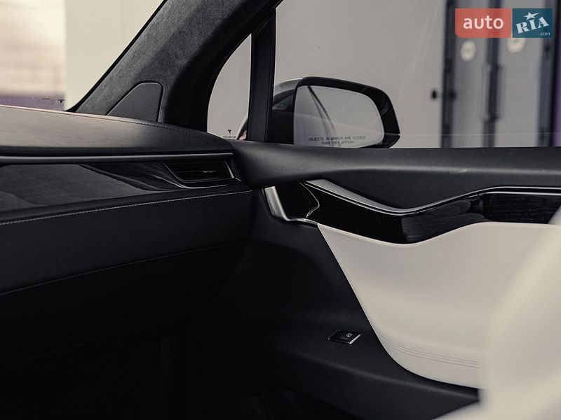Внедорожник / Кроссовер Tesla Model X 2018 в Киеве
