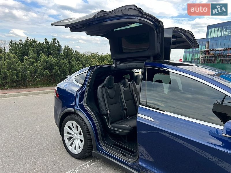 Позашляховик / Кросовер Tesla Model X 2018 в Києві