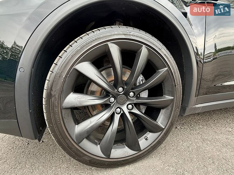 Позашляховик / Кросовер Tesla Model X 2019 в Києві