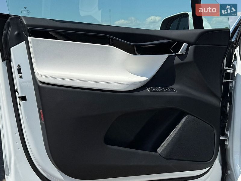 Позашляховик / Кросовер Tesla Model X 2020 в Києві