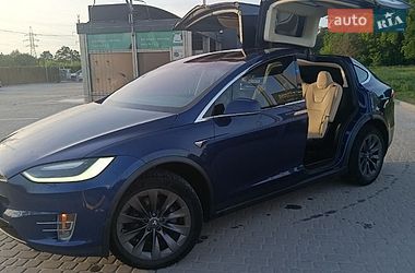 Позашляховик / Кросовер Tesla Model X 2017 в Львові