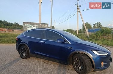 Позашляховик / Кросовер Tesla Model X 2017 в Львові