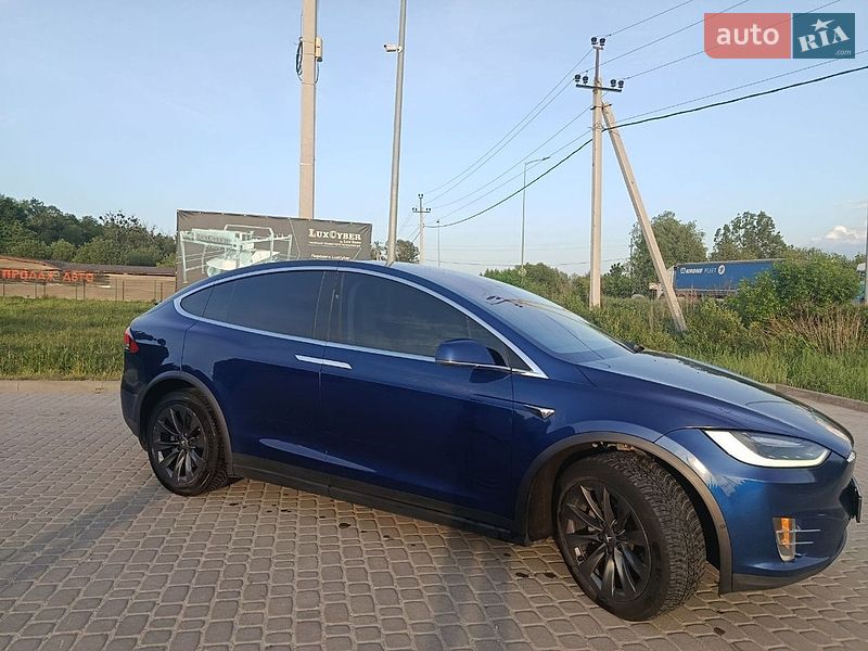 Позашляховик / Кросовер Tesla Model X 2017 в Львові