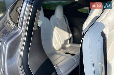 Позашляховик / Кросовер Tesla Model X 2016 в Чернівцях