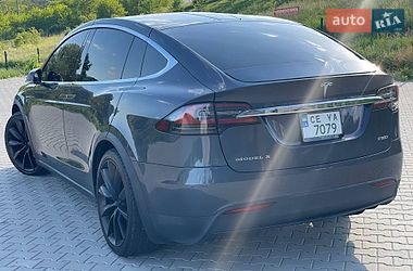 Позашляховик / Кросовер Tesla Model X 2016 в Чернівцях