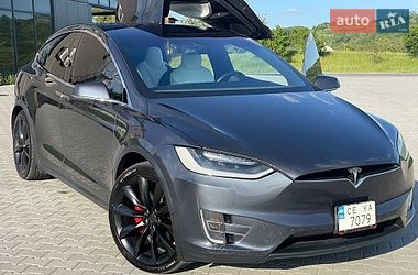 Позашляховик / Кросовер Tesla Model X 2016 в Чернівцях