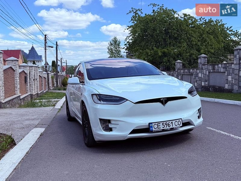Внедорожник / Кроссовер Tesla Model X 2016 в Черновцах