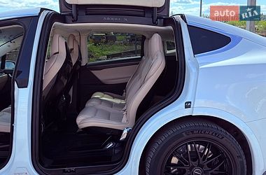 Внедорожник / Кроссовер Tesla Model X 2016 в Черновцах