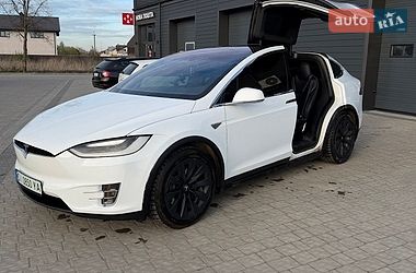 Позашляховик / Кросовер Tesla Model X 2016 в Івано-Франківську