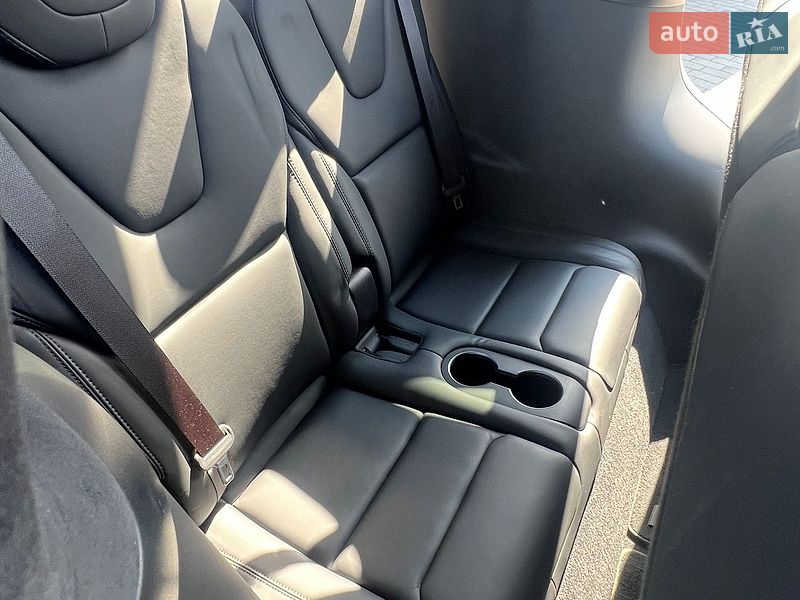 Позашляховик / Кросовер Tesla Model X 2020 в Хмельницькому