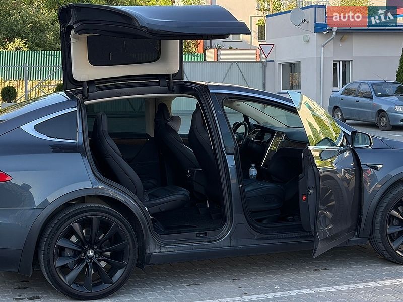 Внедорожник / Кроссовер Tesla Model X 2017 в Тернополе