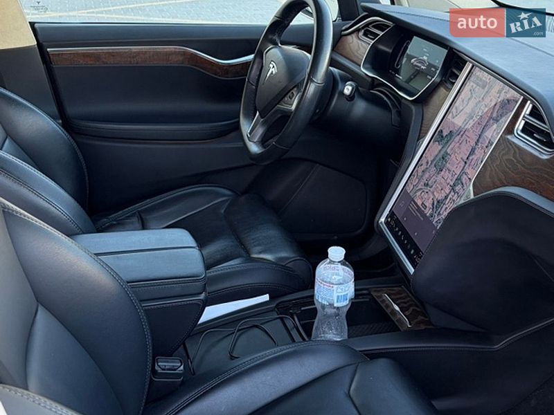 Внедорожник / Кроссовер Tesla Model X 2017 в Тернополе