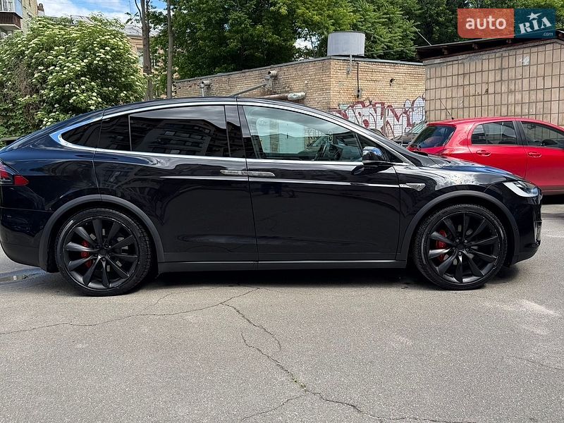 Внедорожник / Кроссовер Tesla Model X 2016 в Киеве