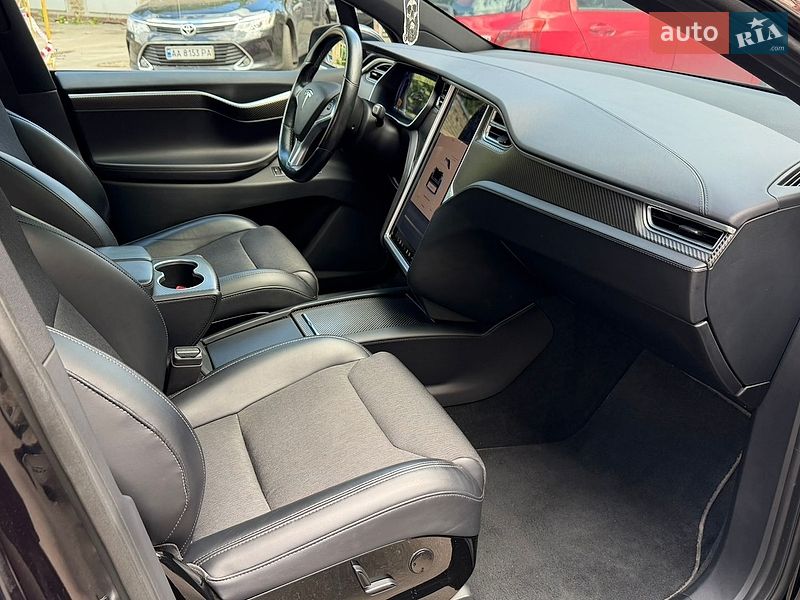 Внедорожник / Кроссовер Tesla Model X 2016 в Киеве