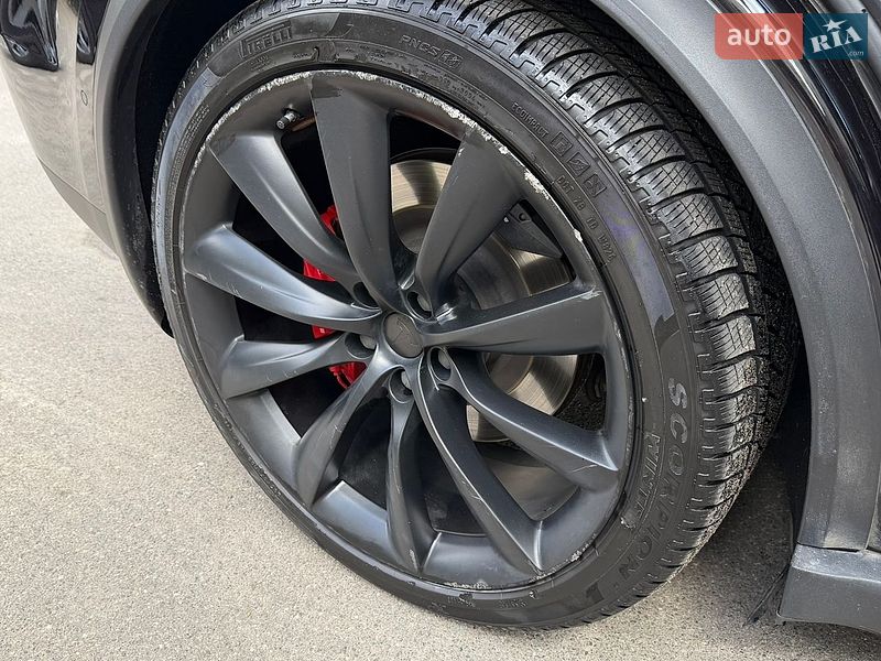 Внедорожник / Кроссовер Tesla Model X 2016 в Киеве