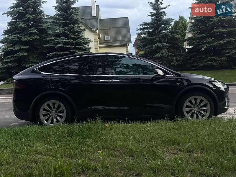 Позашляховик / Кросовер Tesla Model X 2017 в Києві