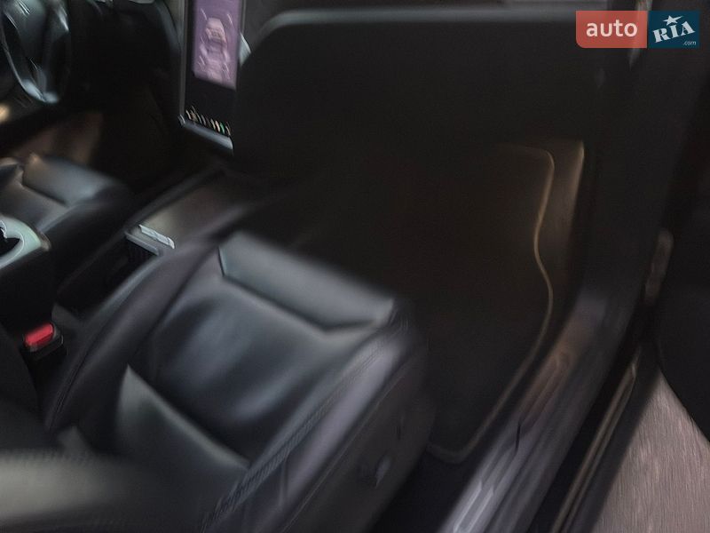 Позашляховик / Кросовер Tesla Model X 2017 в Києві