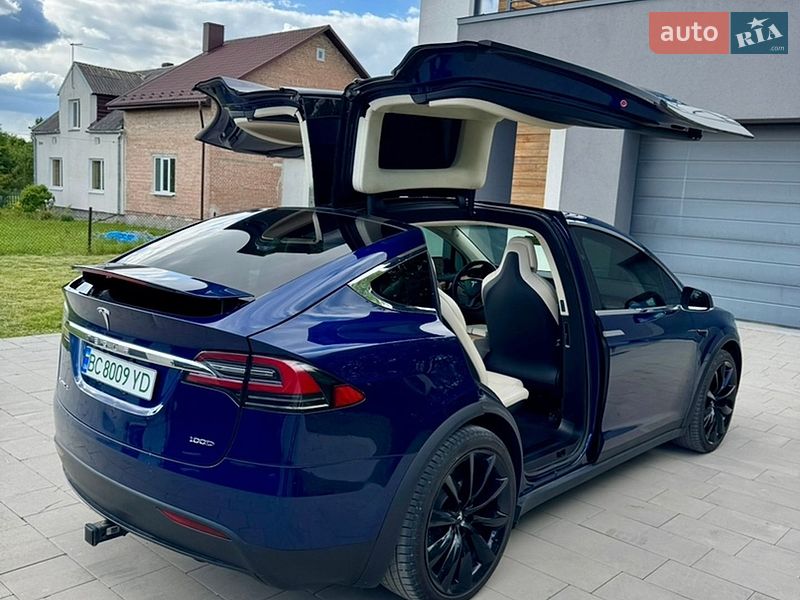 Позашляховик / Кросовер Tesla Model X 2018 в Львові