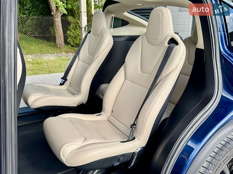 Позашляховик / Кросовер Tesla Model X 2018 в Львові