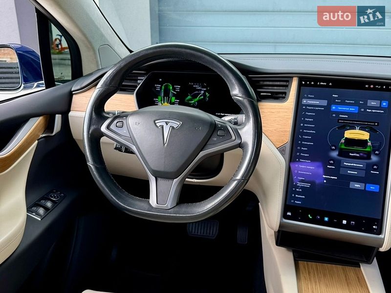 Позашляховик / Кросовер Tesla Model X 2018 в Львові