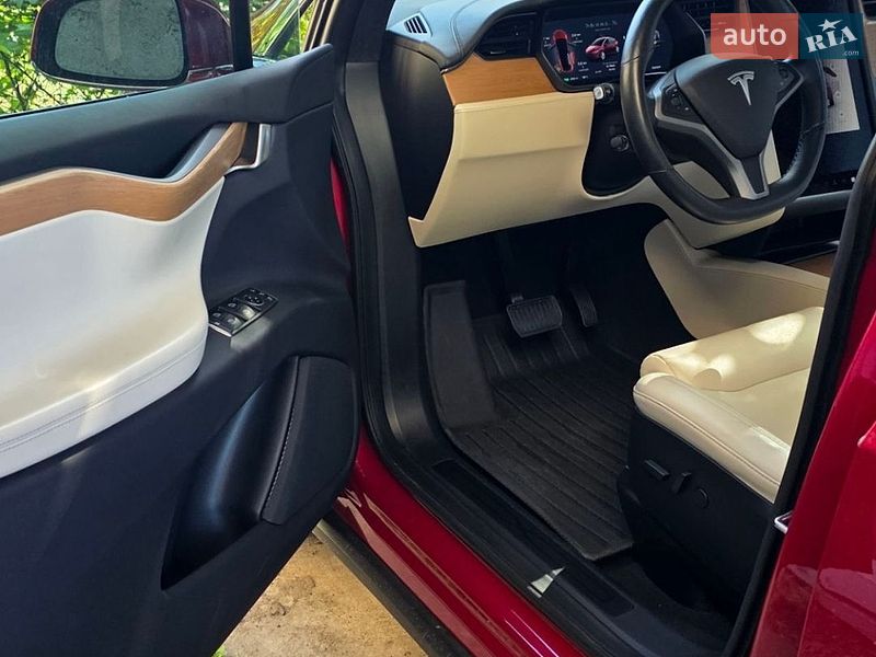 Позашляховик / Кросовер Tesla Model X 2020 в Миколаєві