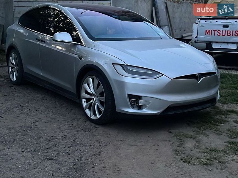 Внедорожник / Кроссовер Tesla Model X 2015 в Николаеве