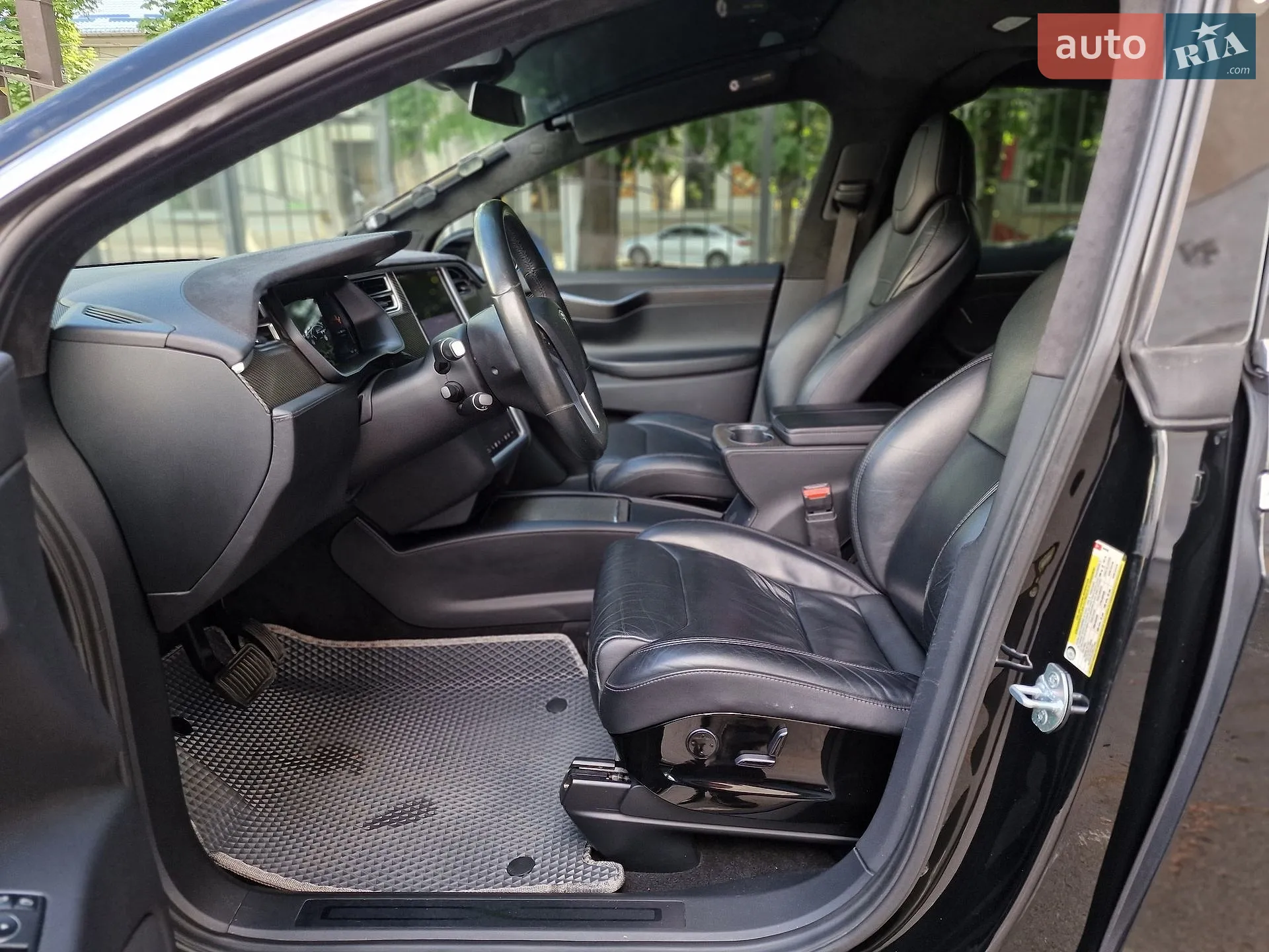 2017 Tesla Model X - мініатюра 34