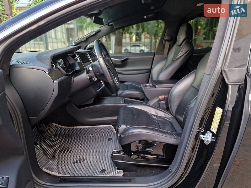 Внедорожник / Кроссовер Tesla Model X 2017 в Одессе
