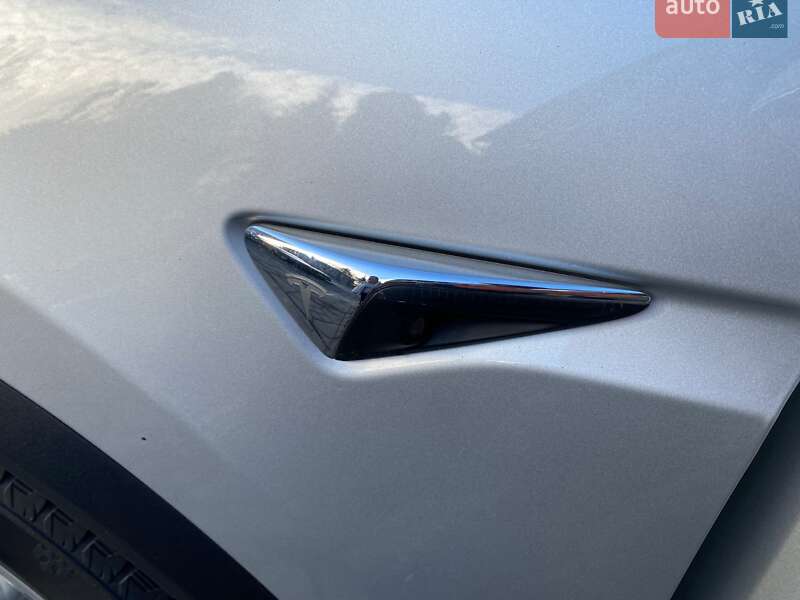 Внедорожник / Кроссовер Tesla Model X 2018 в Виннице