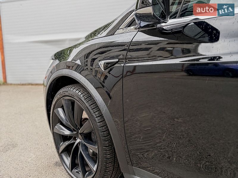Внедорожник / Кроссовер Tesla Model X 2020 в Киеве