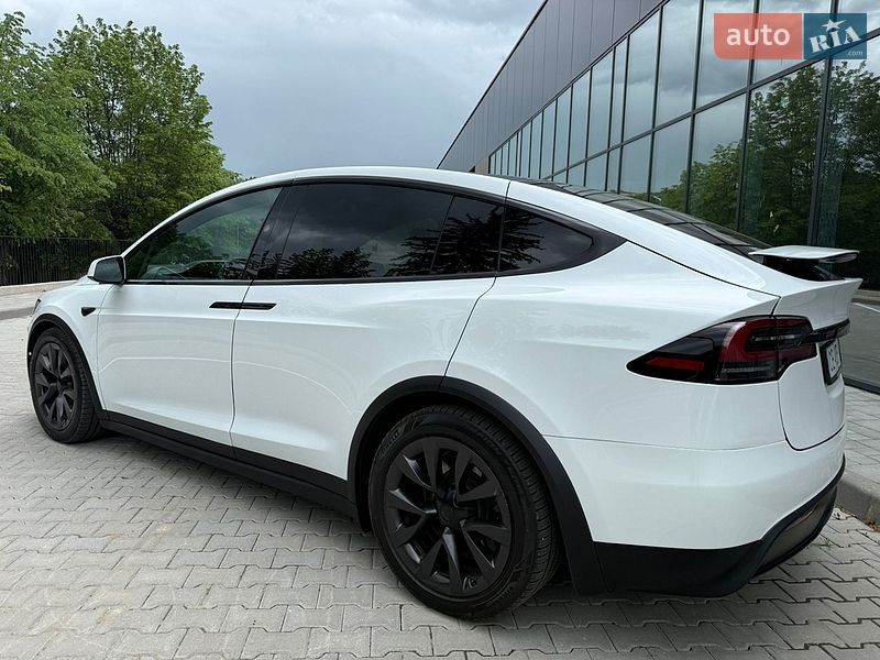 Позашляховик / Кросовер Tesla Model X 2023 в Чернівцях