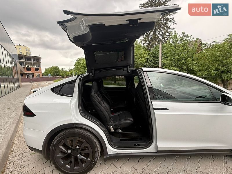 Позашляховик / Кросовер Tesla Model X 2023 в Чернівцях