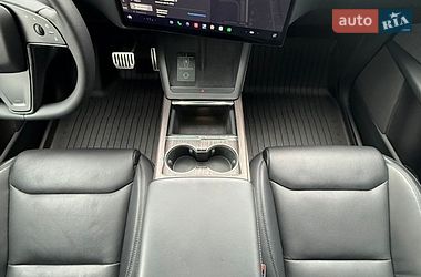 Позашляховик / Кросовер Tesla Model X 2023 в Чернівцях