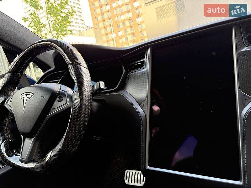 Внедорожник / Кроссовер Tesla Model X 2019 в Киеве