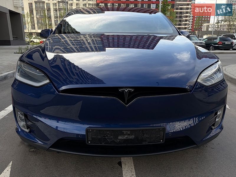 Внедорожник / Кроссовер Tesla Model X 2019 в Киеве