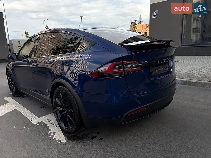 Внедорожник / Кроссовер Tesla Model X 2019 в Киеве