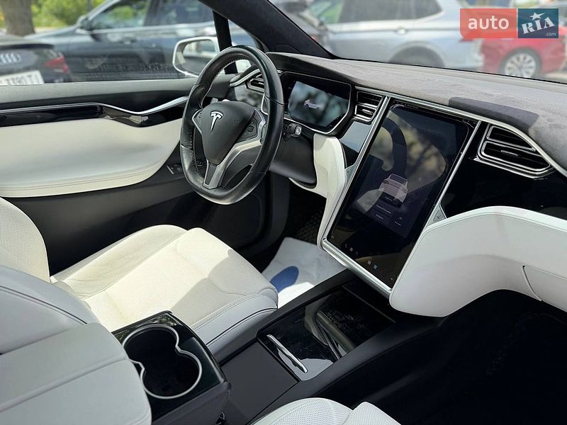 Внедорожник / Кроссовер Tesla Model X 2016 в Львове