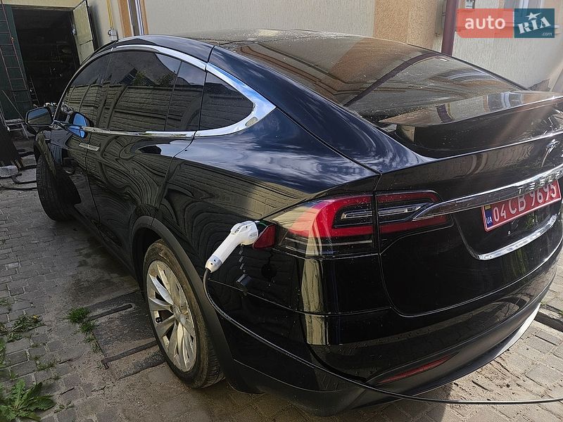 Внедорожник / Кроссовер Tesla Model X 2019 в Львове