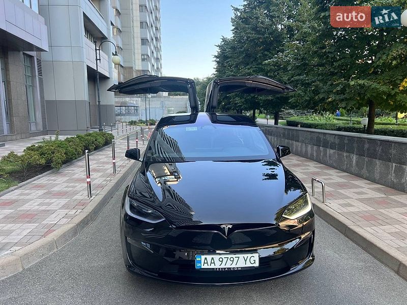 Tesla Model X 2023