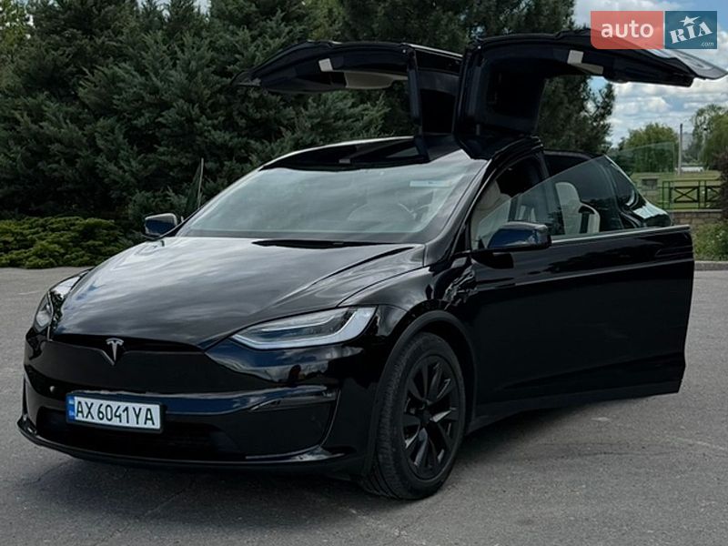 Tesla Model X 2022